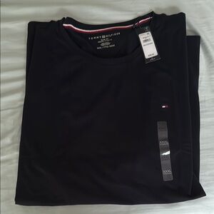 NWT Tommy Hilfiger Men's Navy T-Shirt